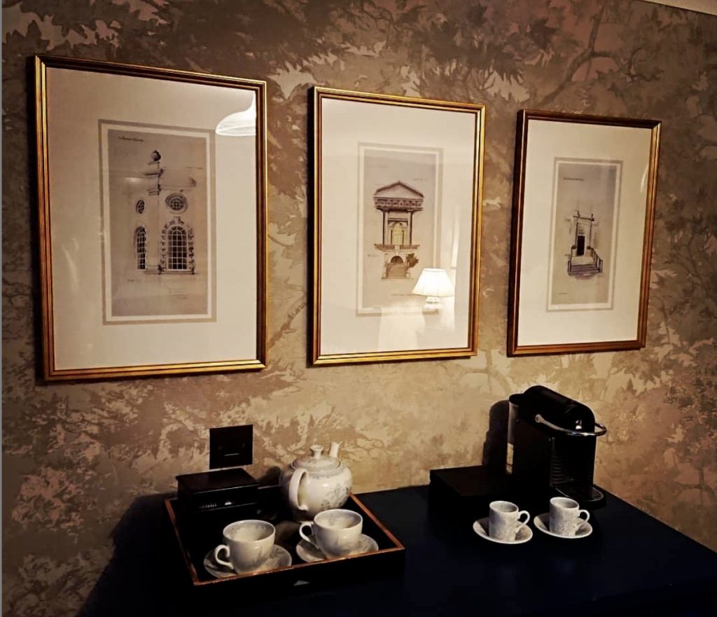 Bespoke, beautiful and detailed pieces of art for hotels, bars and pubs
